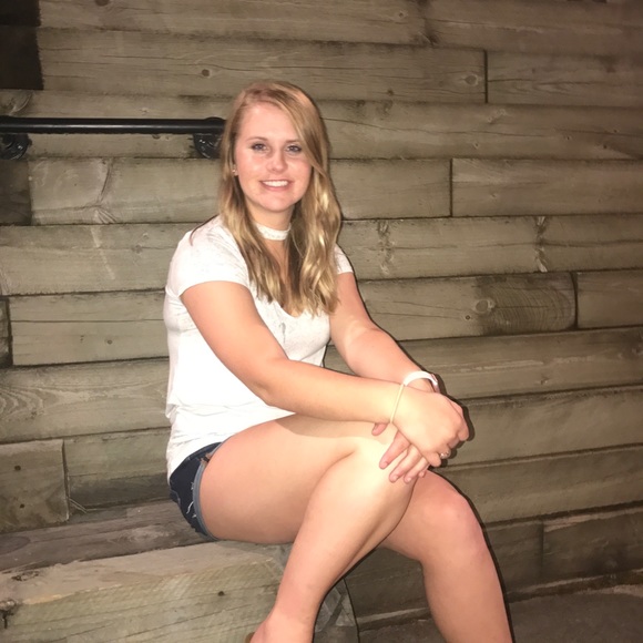 Meet your Posher, Aubree! - Picture 6 of 7